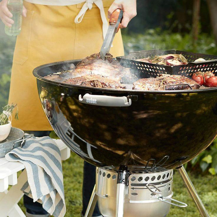 Outdoor Grill: Backyard BBQ Masterpiece